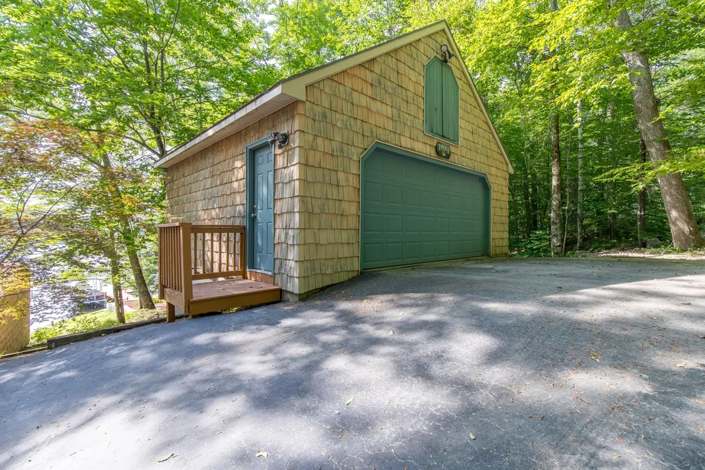 66 Thomas Pond Terrace Road Raymond ME 04071