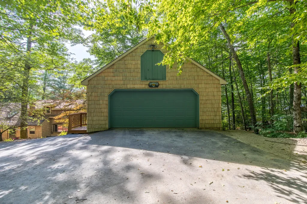 66 Thomas Pond Terrace Road Raymond ME 04071