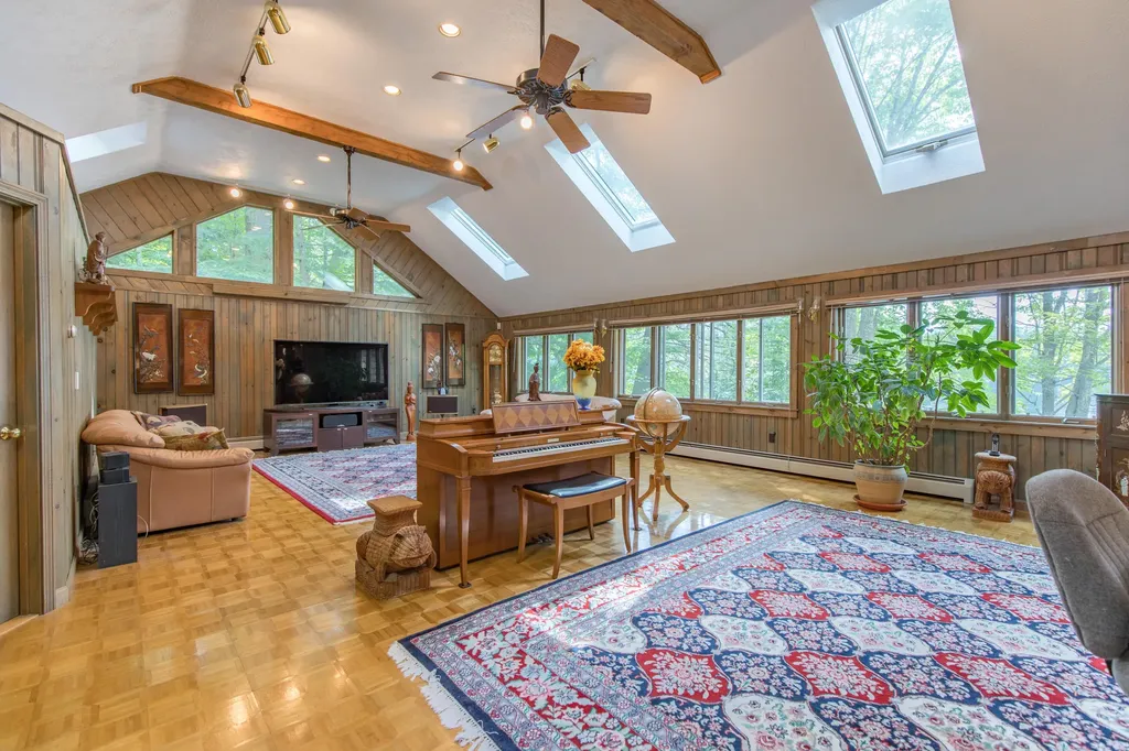 66 Thomas Pond Terrace Road Raymond ME 04071