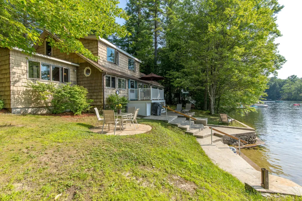 66 Thomas Pond Terrace Road Raymond ME 04071