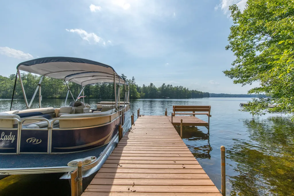 66 Thomas Pond Terrace Road Raymond ME 04071