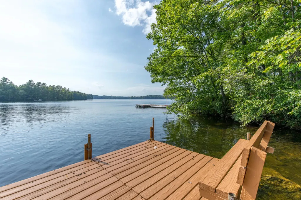 66 Thomas Pond Terrace Road Raymond ME 04071