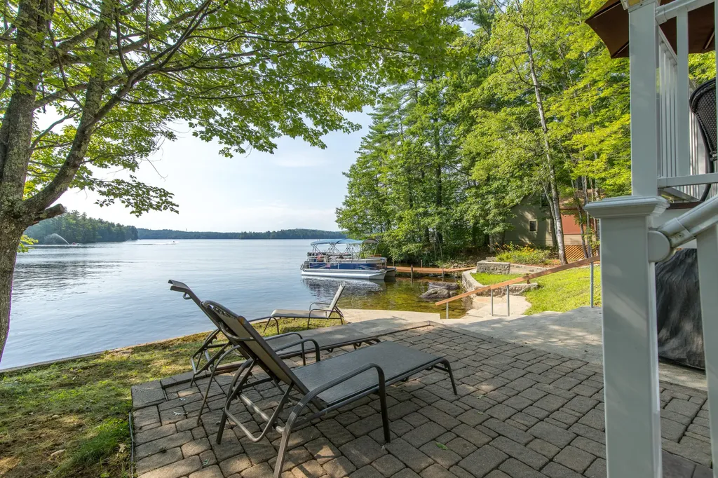 66 Thomas Pond Terrace Road Raymond ME 04071