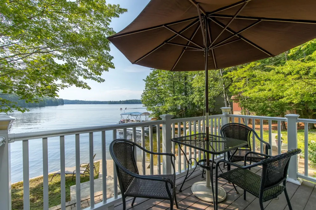 66 Thomas Pond Terrace Road Raymond ME 04071