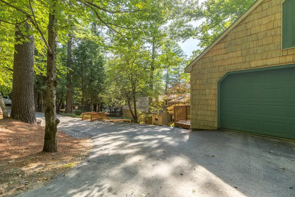 66 Thomas Pond Terrace Road Raymond ME 04071