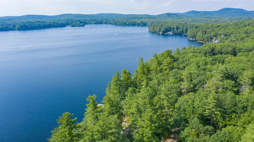 66 Thomas Pond Terrace Road Raymond ME 04071