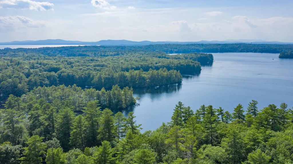 66 Thomas Pond Terrace Road Raymond ME 04071