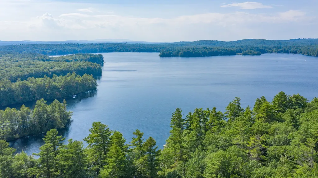 66 Thomas Pond Terrace Road Raymond ME 04071