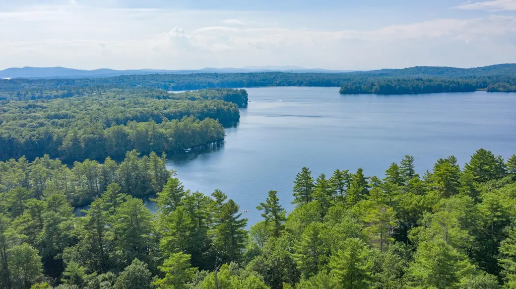 66 Thomas Pond Terrace Road Raymond ME 04071