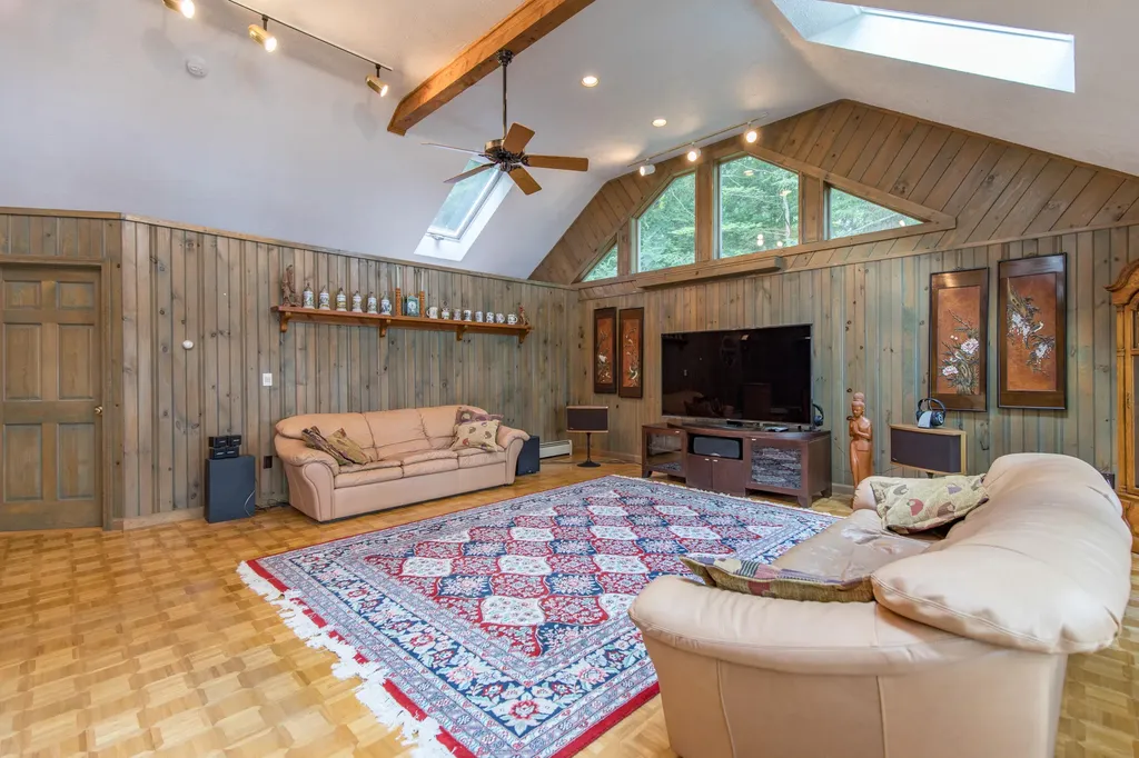 66 Thomas Pond Terrace Road Raymond ME 04071