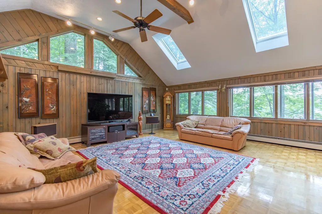 66 Thomas Pond Terrace Road Raymond ME 04071