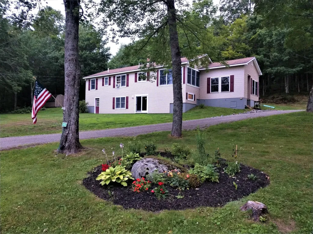 143 Lower Dedham Road Holden ME 04429