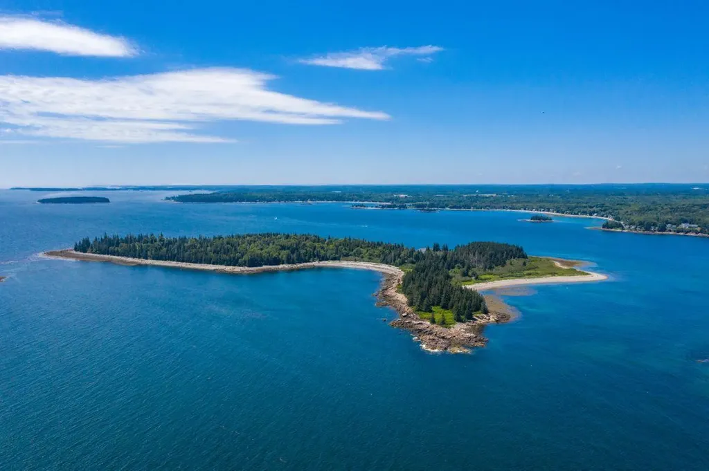 0 Sheep Island Owls Head ME 04854