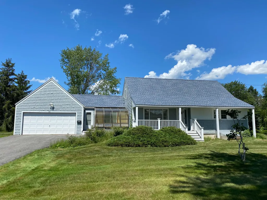 352 Mt Hope Avenue Bangor ME 04401