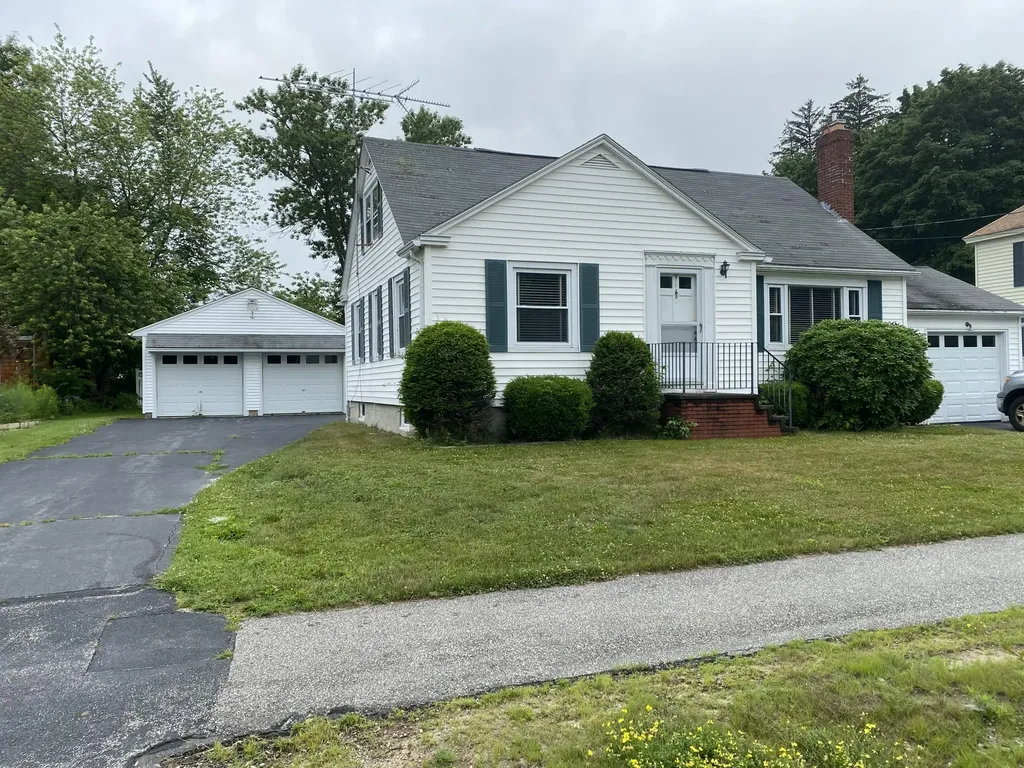 51 Cleveland Street Saco ME 04072