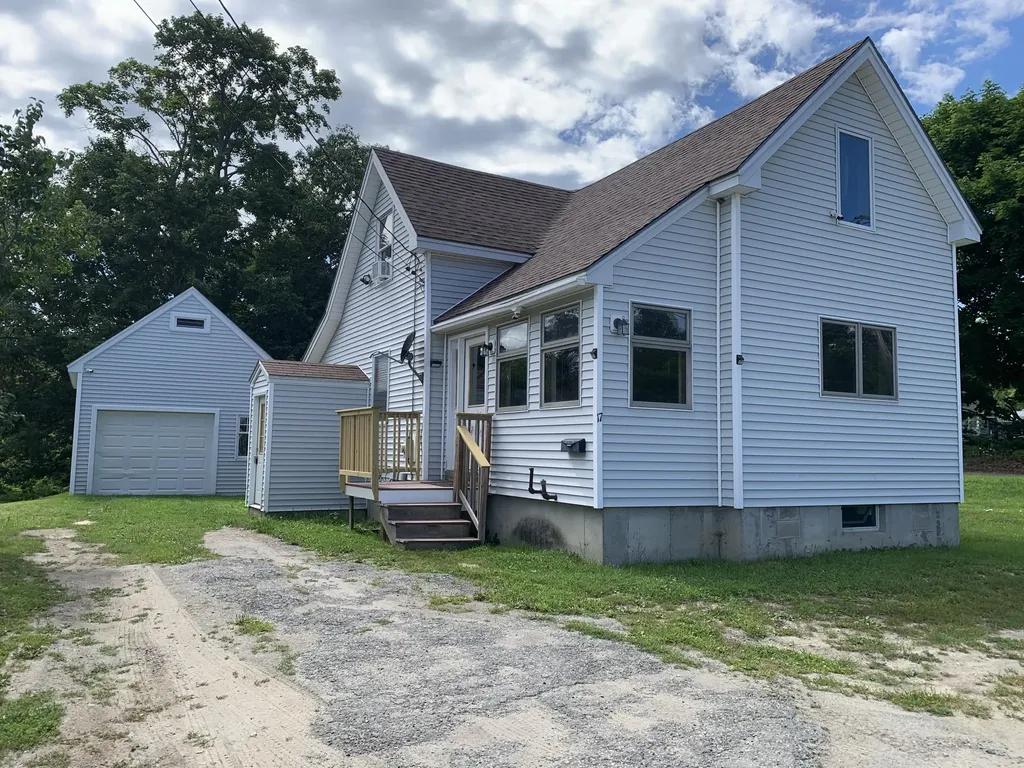 17 Winter Street Fairfield ME 04937