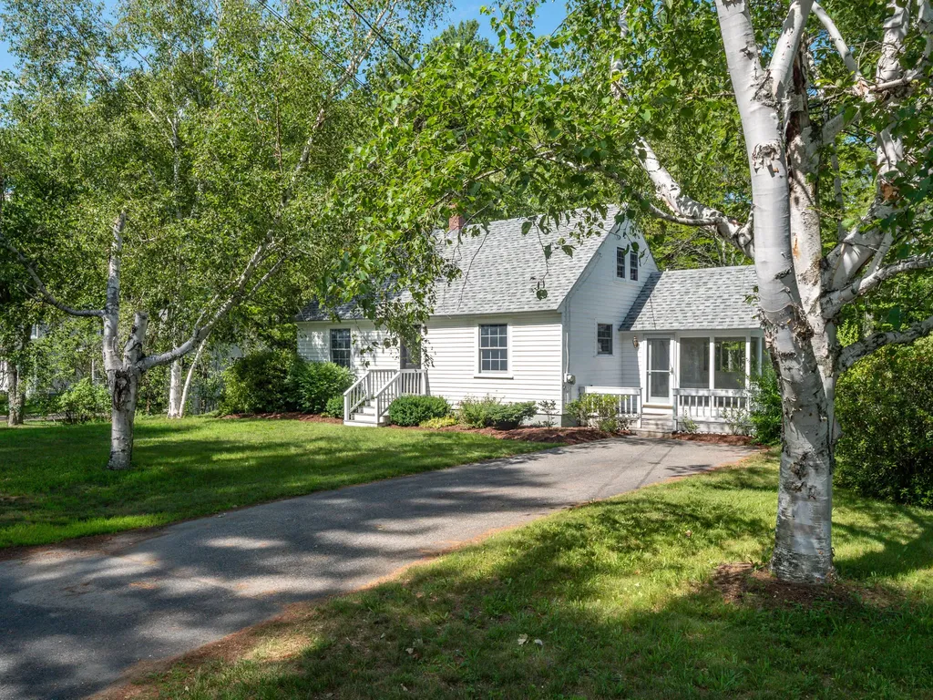 126 Paradise Road Bethel ME 04217