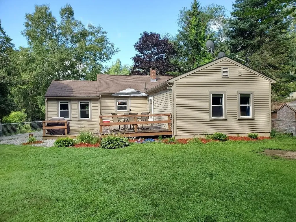 121 Sunset Avenue Farmington ME 04938
