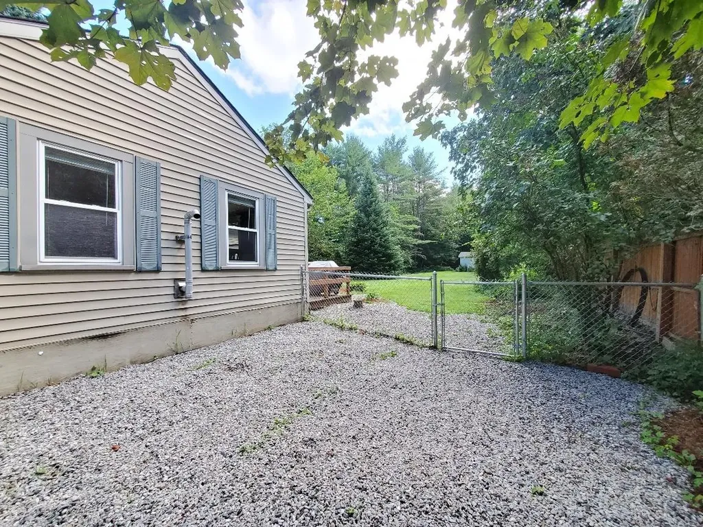 121 Sunset Avenue Farmington ME 04938