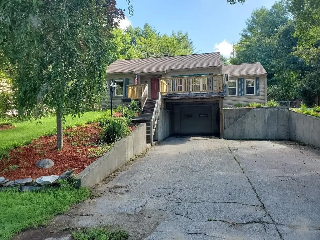 121 Sunset Avenue Farmington ME 04938
