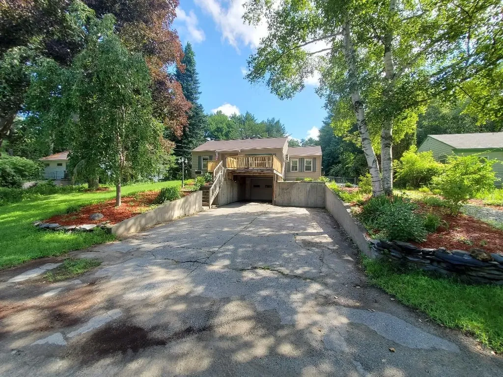 121 Sunset Avenue Farmington ME 04938