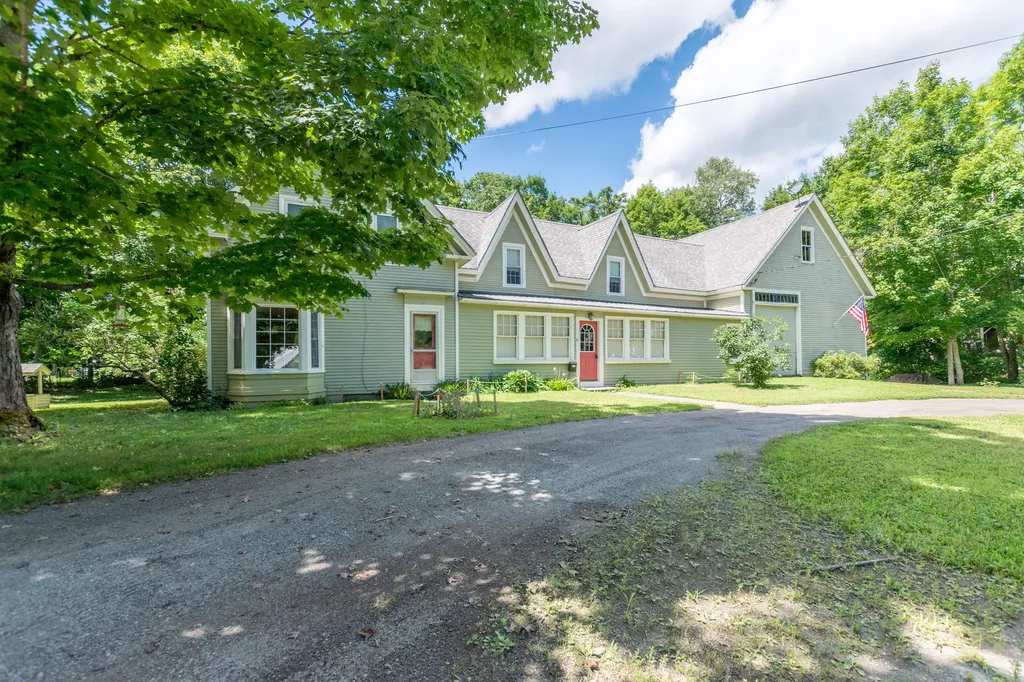 6 Davis Street Dover-foxcroft ME 04426