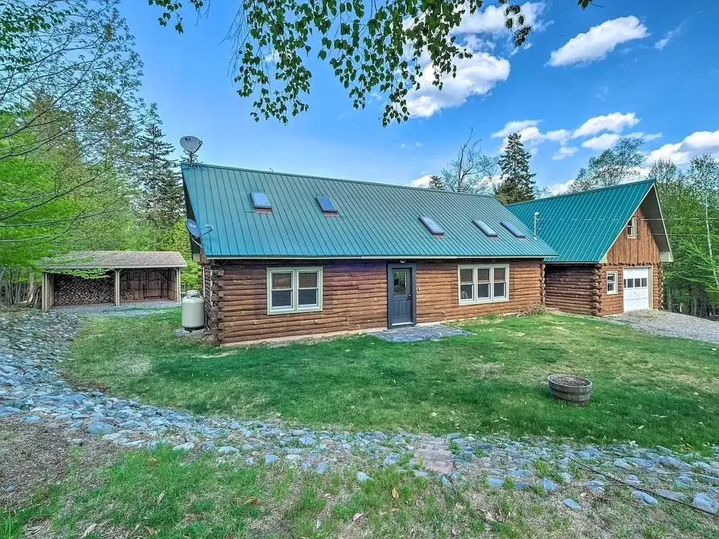 29 W Birch Lane Beaver Cove ME 04441