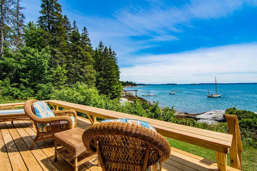 76 Old Cove Lane Brooklin ME 04616