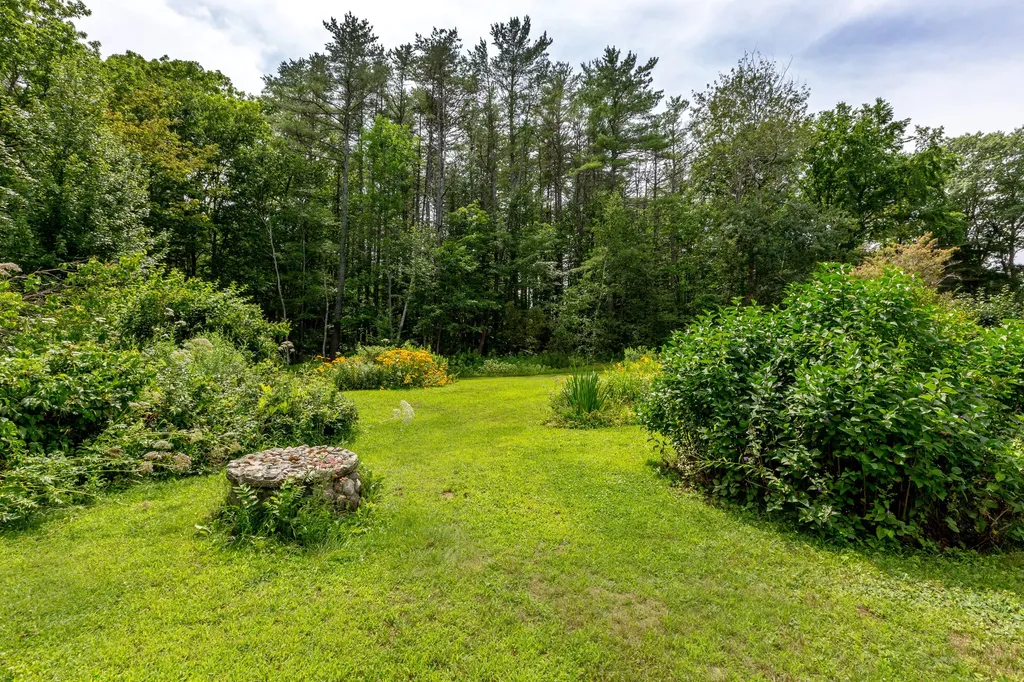 118 Fort Road Edgecomb ME 04556