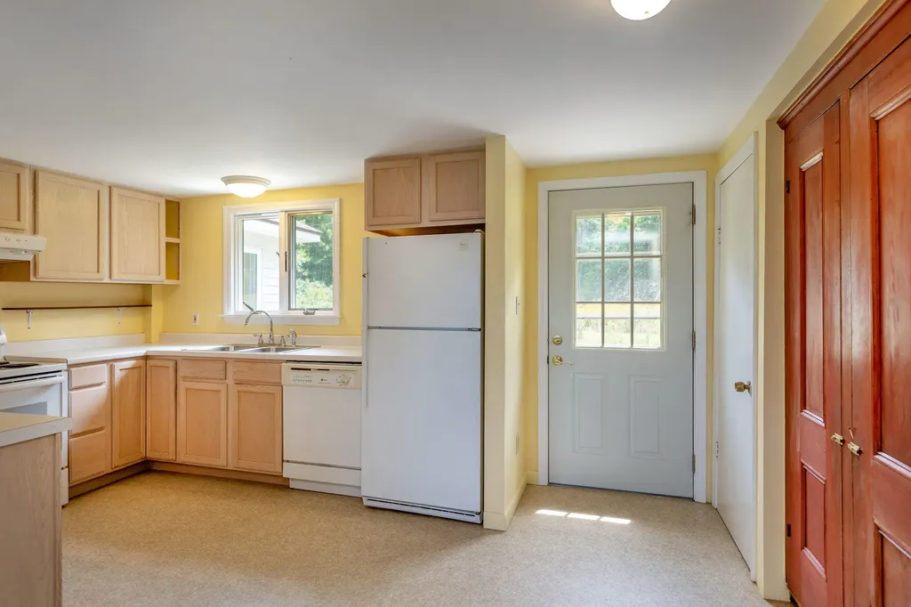 118 Fort Road Edgecomb ME 04556