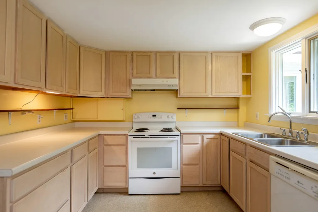 118 Fort Road Edgecomb ME 04556