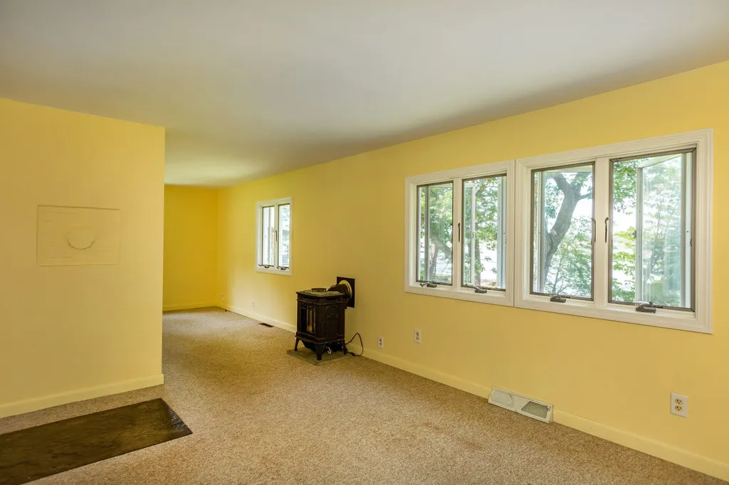 118 Fort Road Edgecomb ME 04556