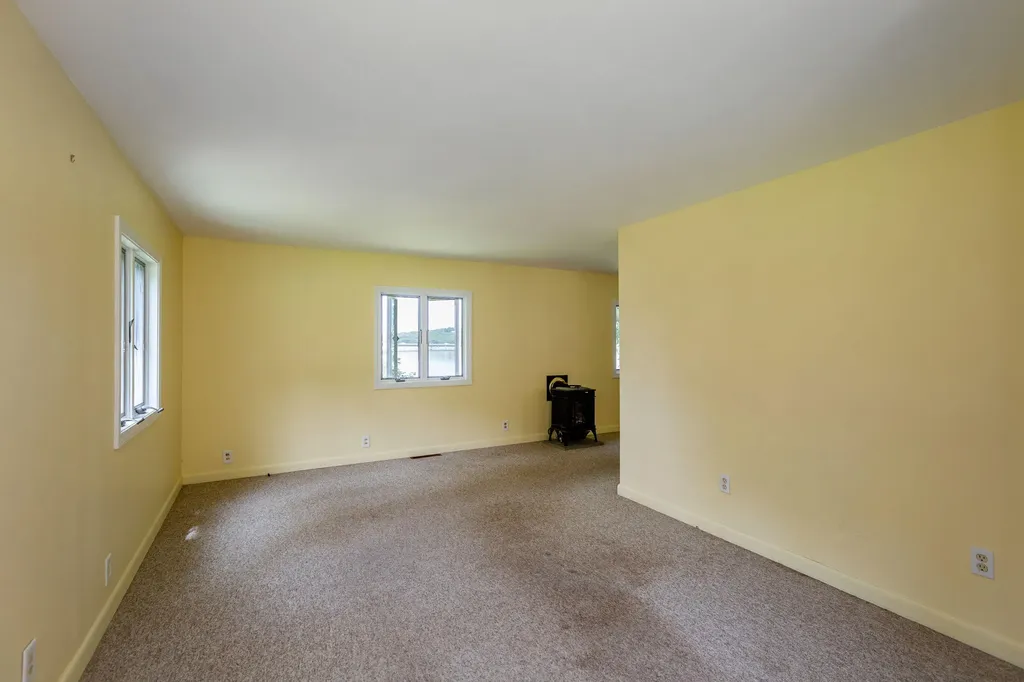 118 Fort Road Edgecomb ME 04556