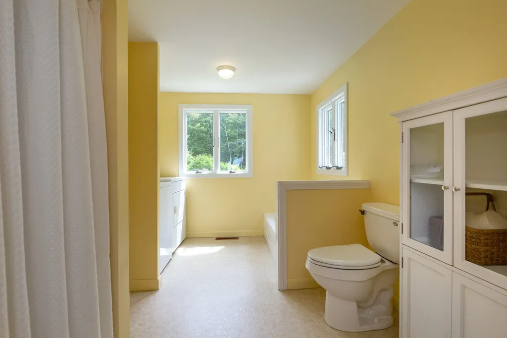 118 Fort Road Edgecomb ME 04556