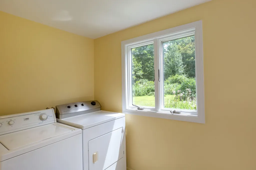 118 Fort Road Edgecomb ME 04556