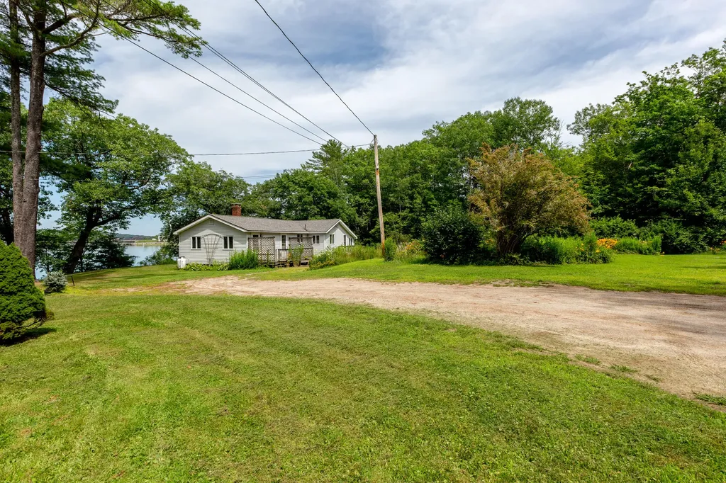 118 Fort Road Edgecomb ME 04556