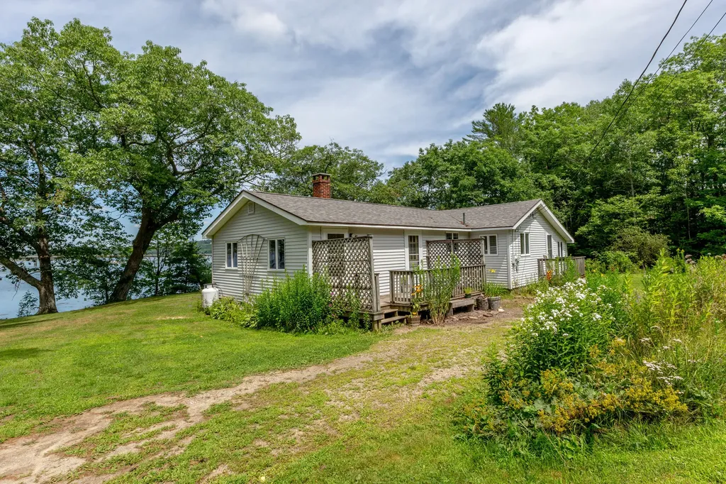 118 Fort Road Edgecomb ME 04556