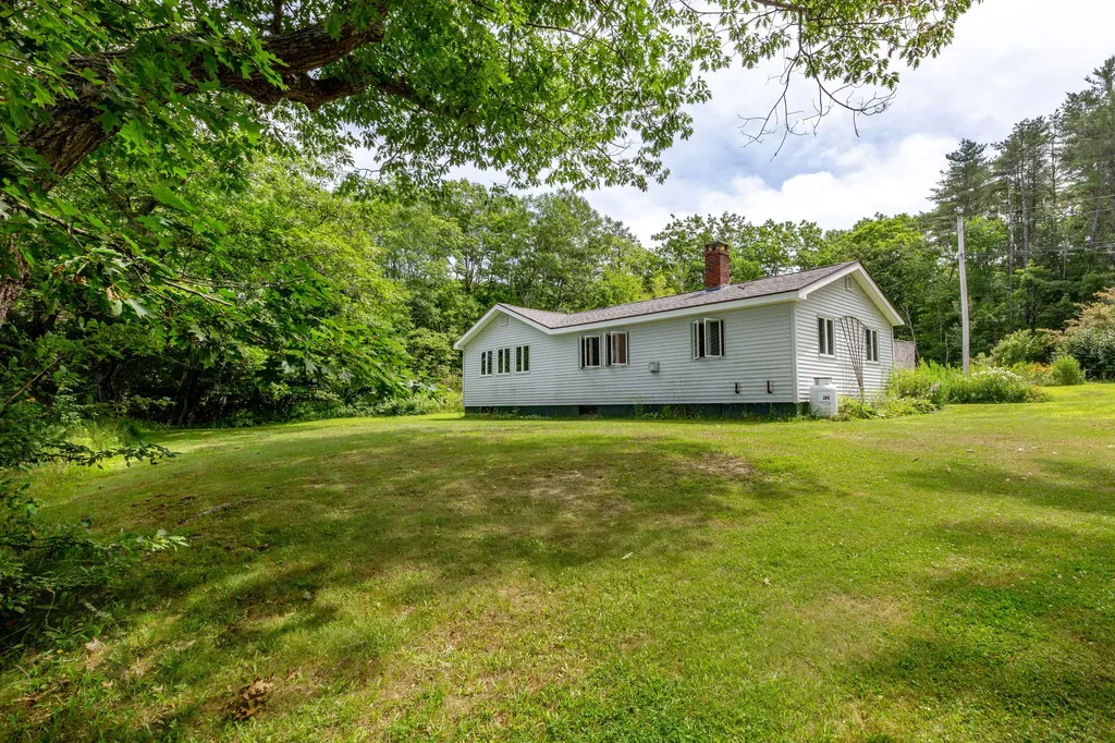 118 Fort Road Edgecomb ME 04556