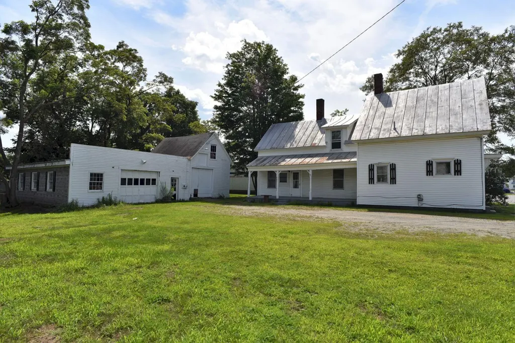 13 Jewett Street Skowhegan ME 04976
