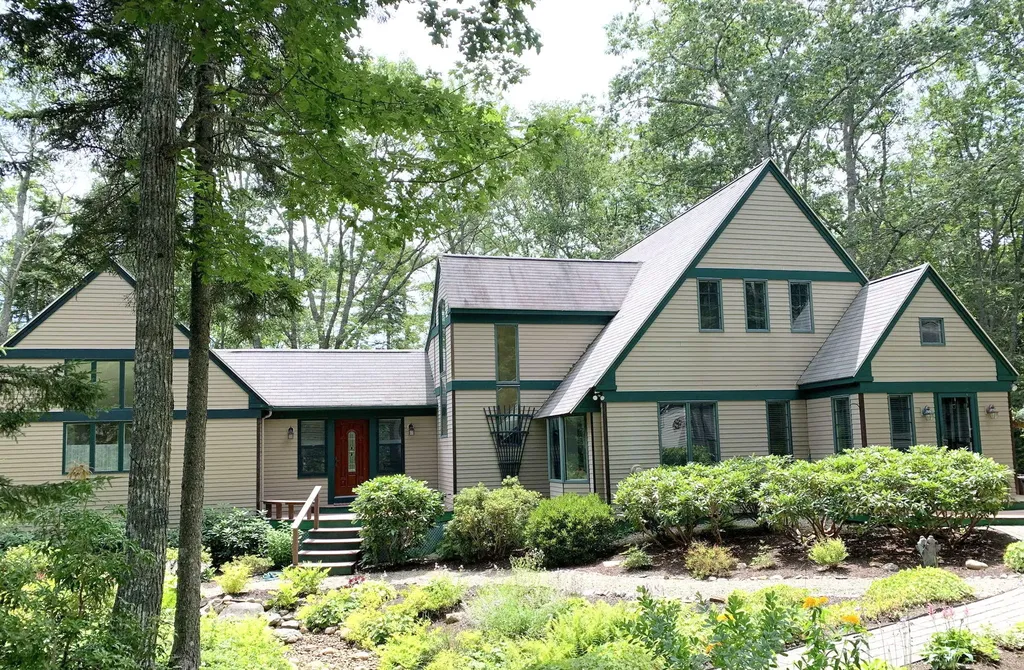 28 Beaver Run Way Boothbay ME 04544