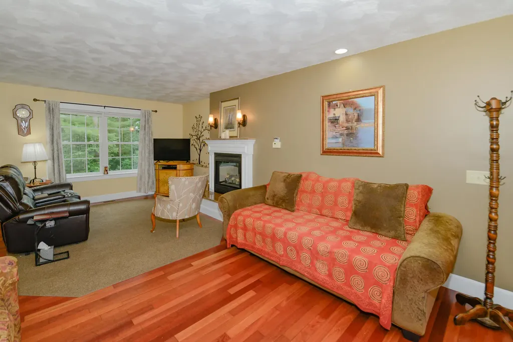 89 Cliffside Road Casco ME 04015