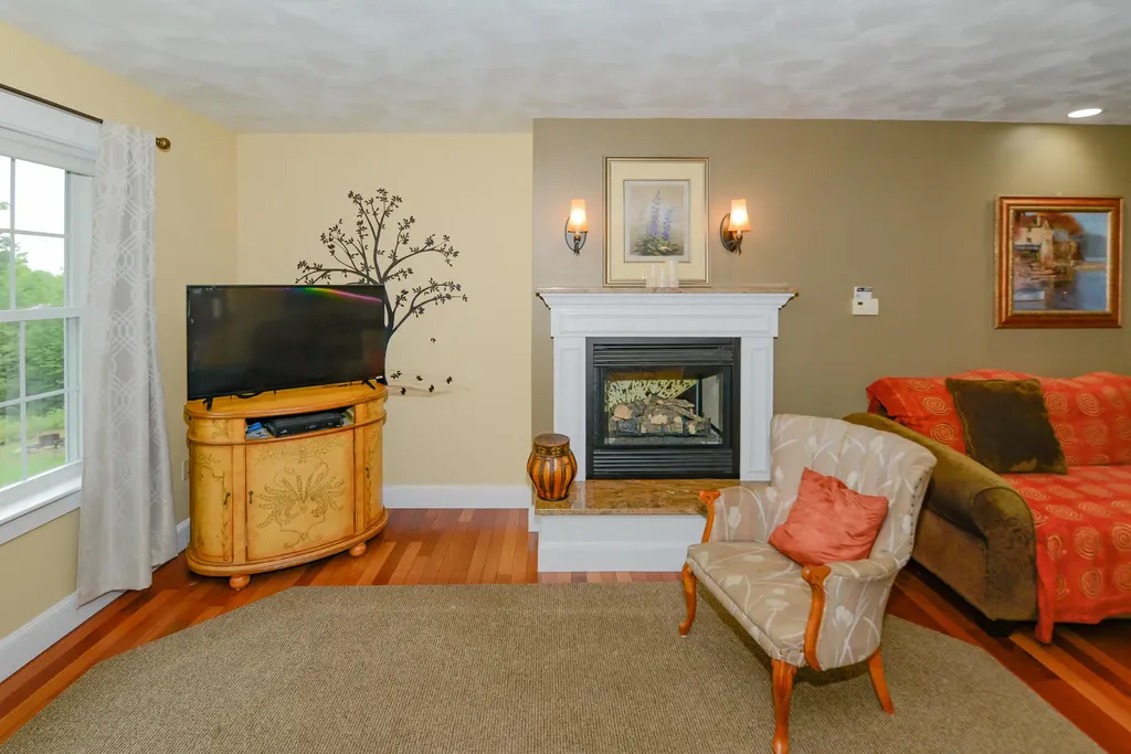 89 Cliffside Road Casco ME 04015