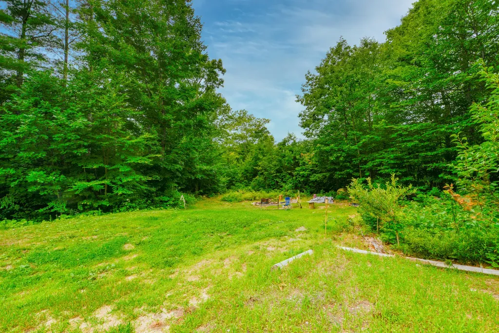 89 Cliffside Road Casco ME 04015