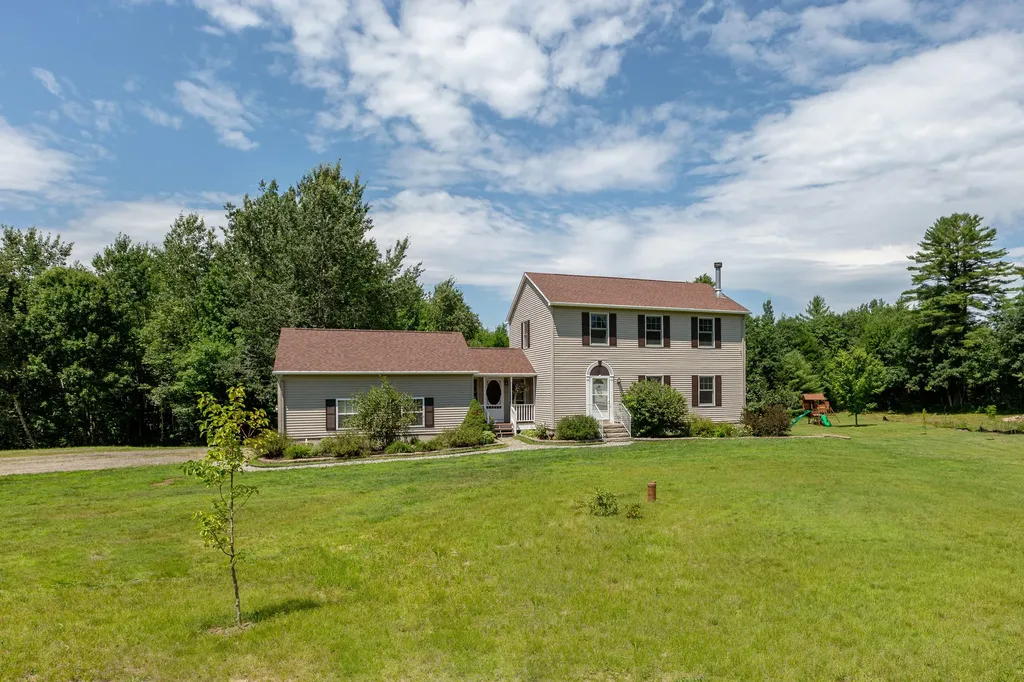 525 Foster Road Auburn ME 04210
