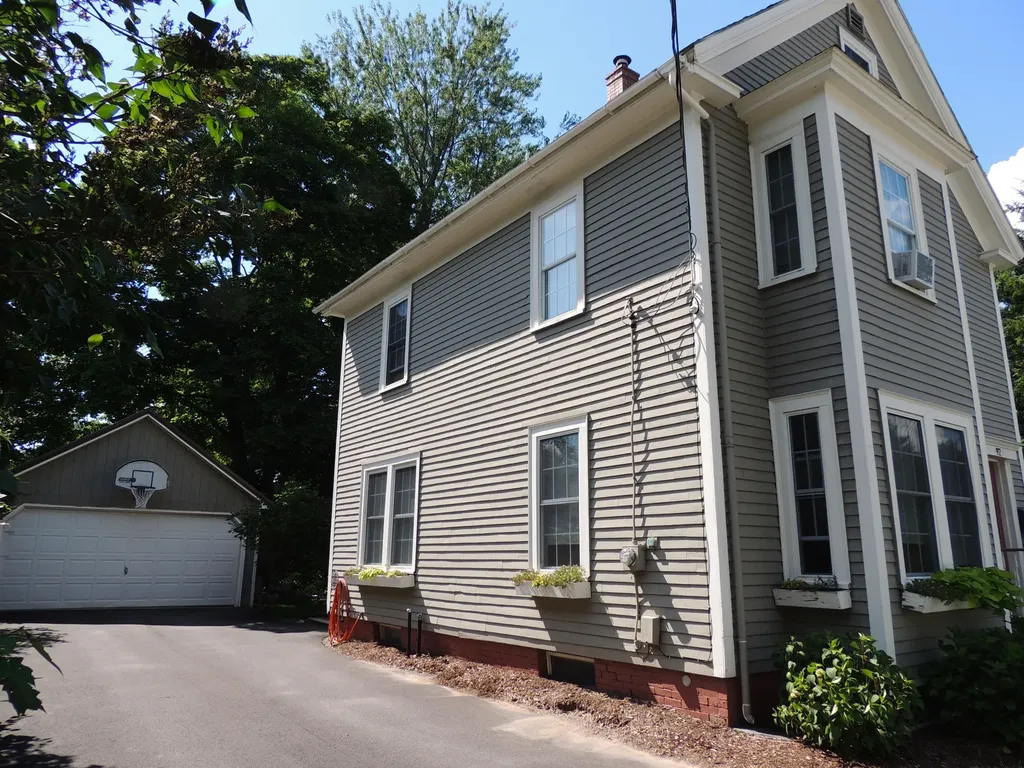 92 Grant Street Bangor ME 04401