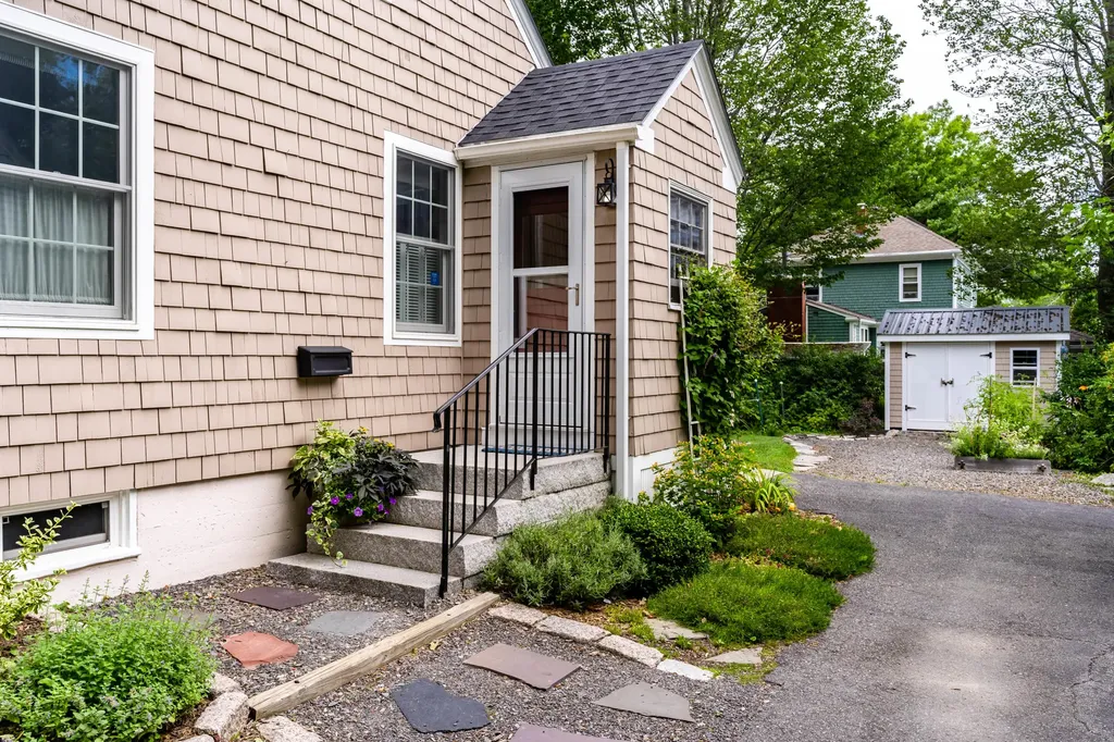 77 Torrey Street Portland ME 04103