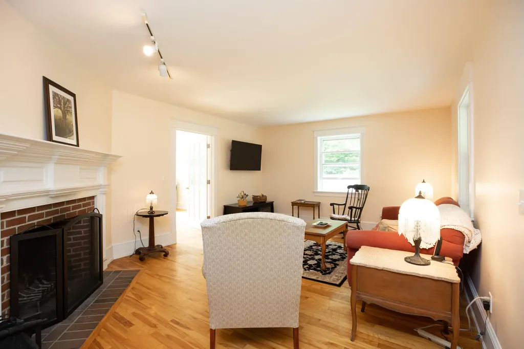 11 Hillside Road Brunswick ME 04011
