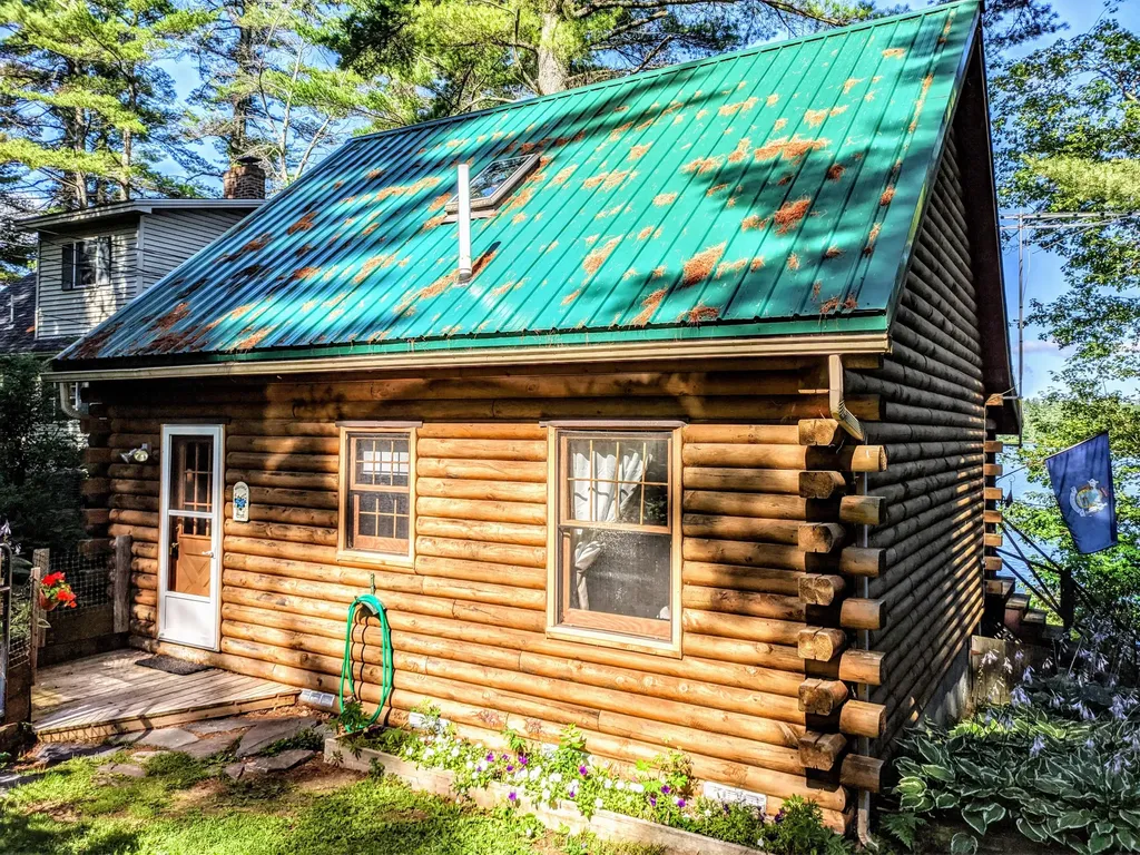41 Mcvicker Lane Winthrop ME 04364