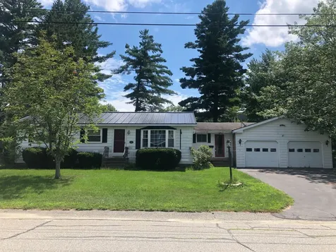 42 Roberta Street Farmingdale ME 04344