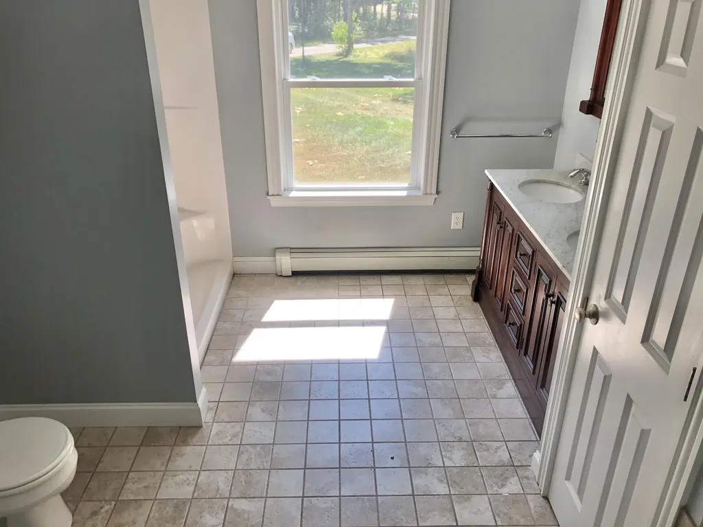11 Johannas Lane Standish ME 04084